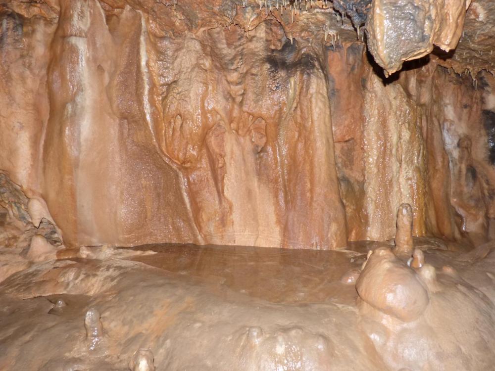 Caverne du Maure depuis Gornies