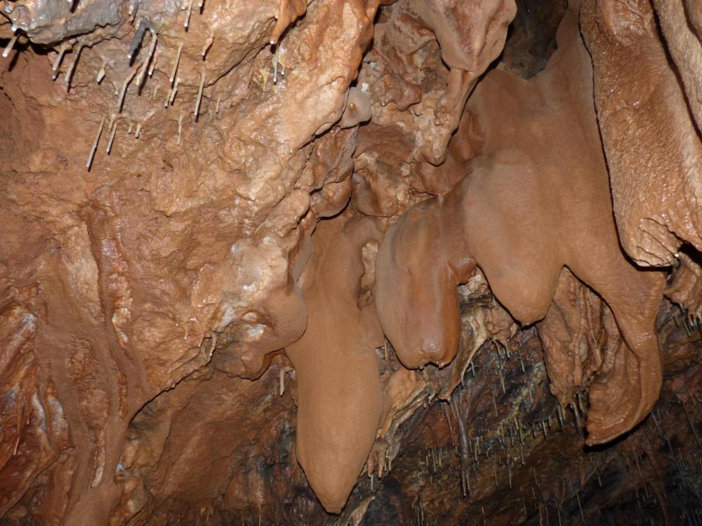 quelques petites pendeloques à la caverne du Maure