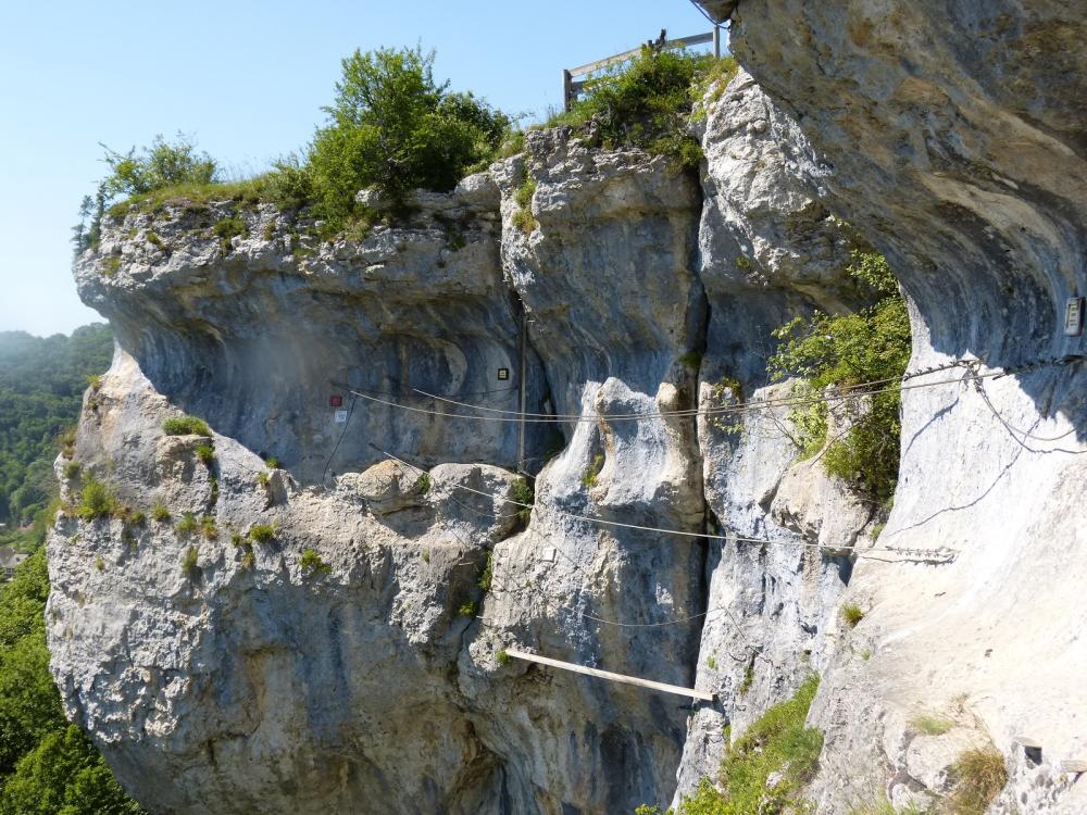 Via ferrata du rocher du Mont à Ornans ... La passerelle du Chavot qui précède la sortie !