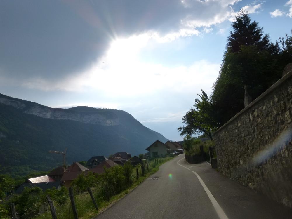 Retour à Allèves, un orage s' annonce !