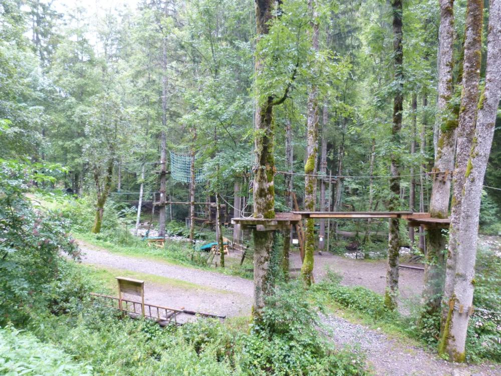 Le parc aventure 200 m avant la via de la cascade des Nants