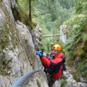 Plus très loin de la sortie dans la via ferrata de la cascade des Nants