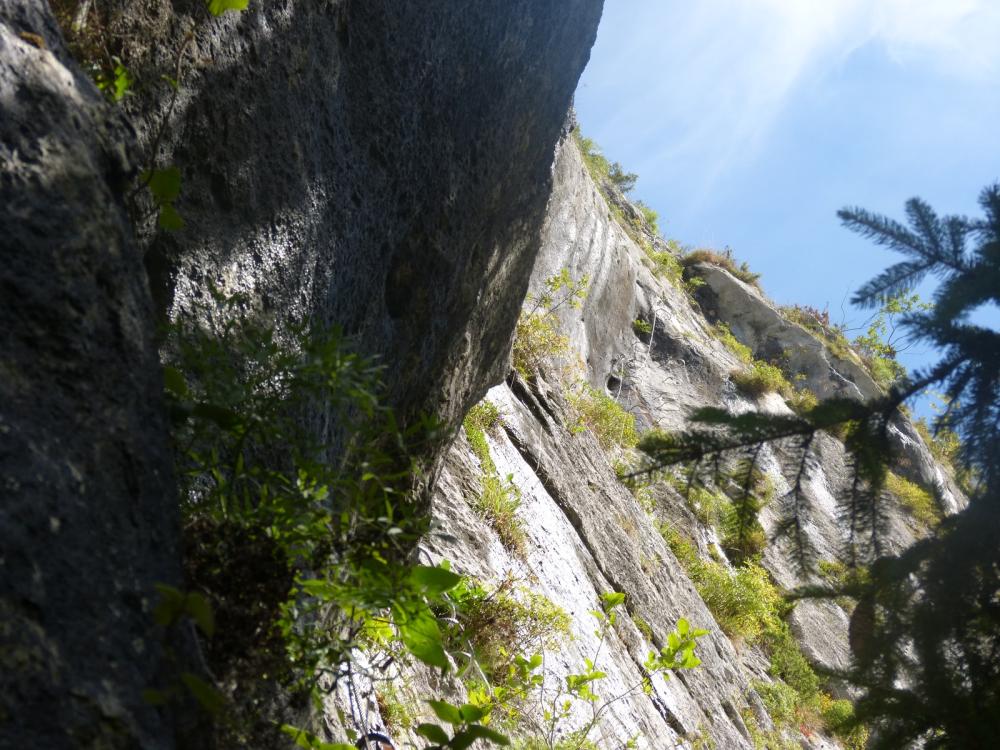 Belle remontée verticale après le jardin de Moliène dans le tronçon du Chamois