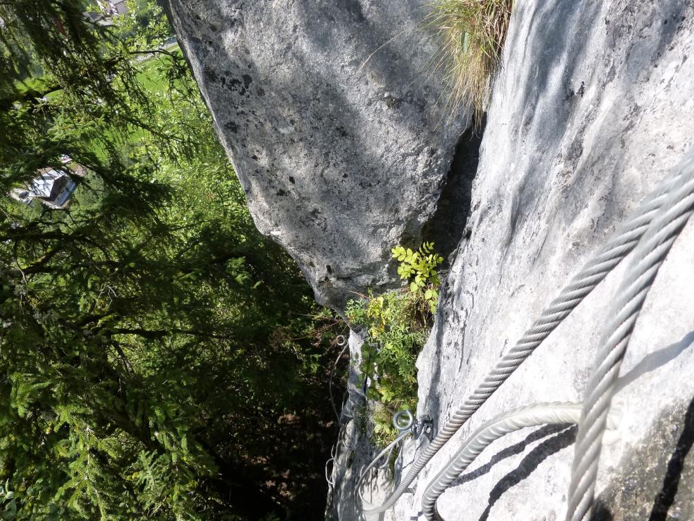 Belle sensation verticale dans la montée de la Para néra aux Saix de Moliène (tronçon du Chamois)