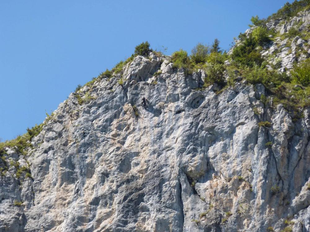 La sortie du mur du saix rouge vue sous un autre angle (Saix de Moliène)