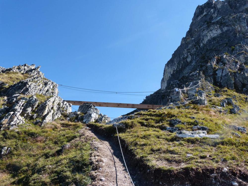 la poutre qui mène au secteur 3 de la via ferrata des Bourtes