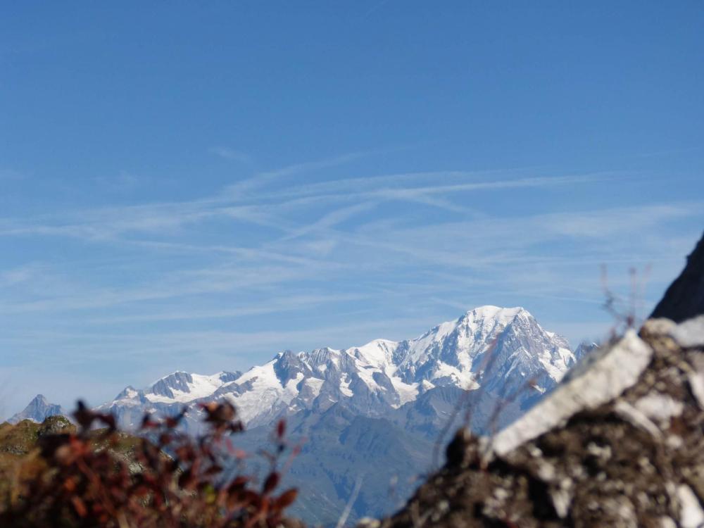 Le Mont blanc depuis la poutre à la via des Bourtes