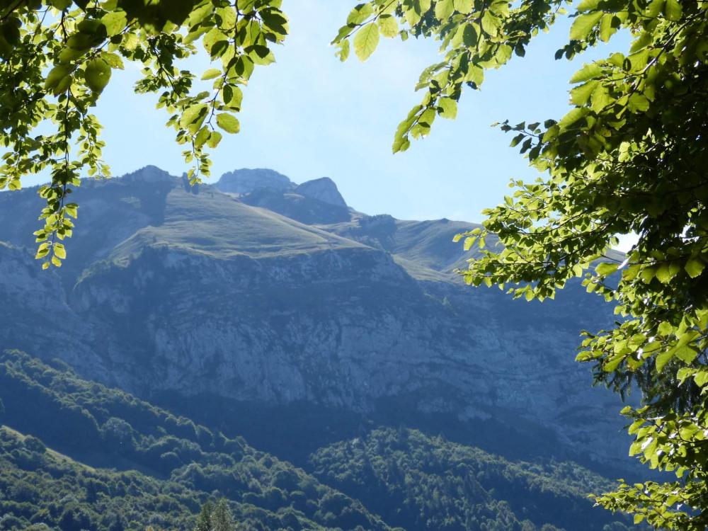 Le Mont Trélod vu depuis le parking des Cornes