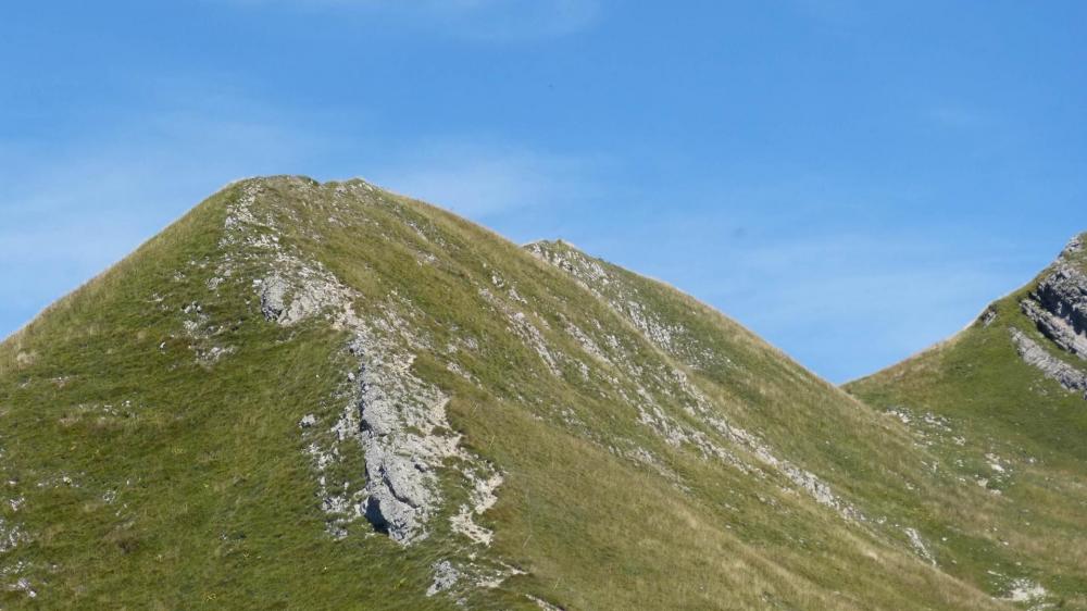 La descente du sentier de crête