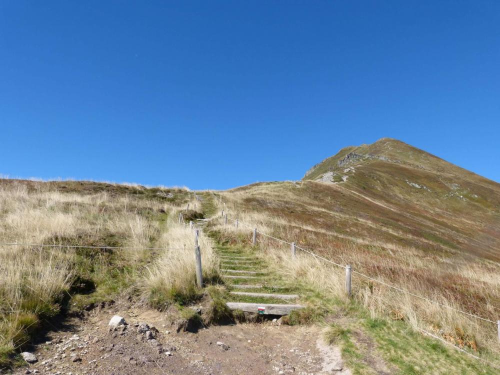 La montée du Puy mary