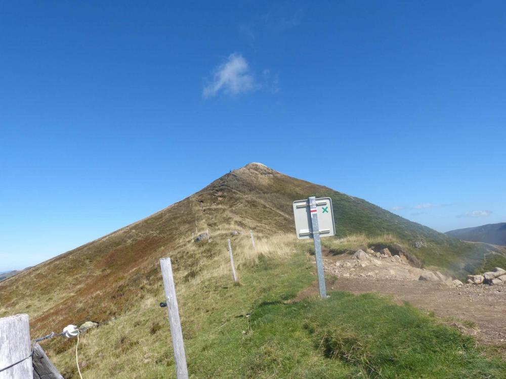 Le Puy de Peyre Arse, en direction du col de Rombière