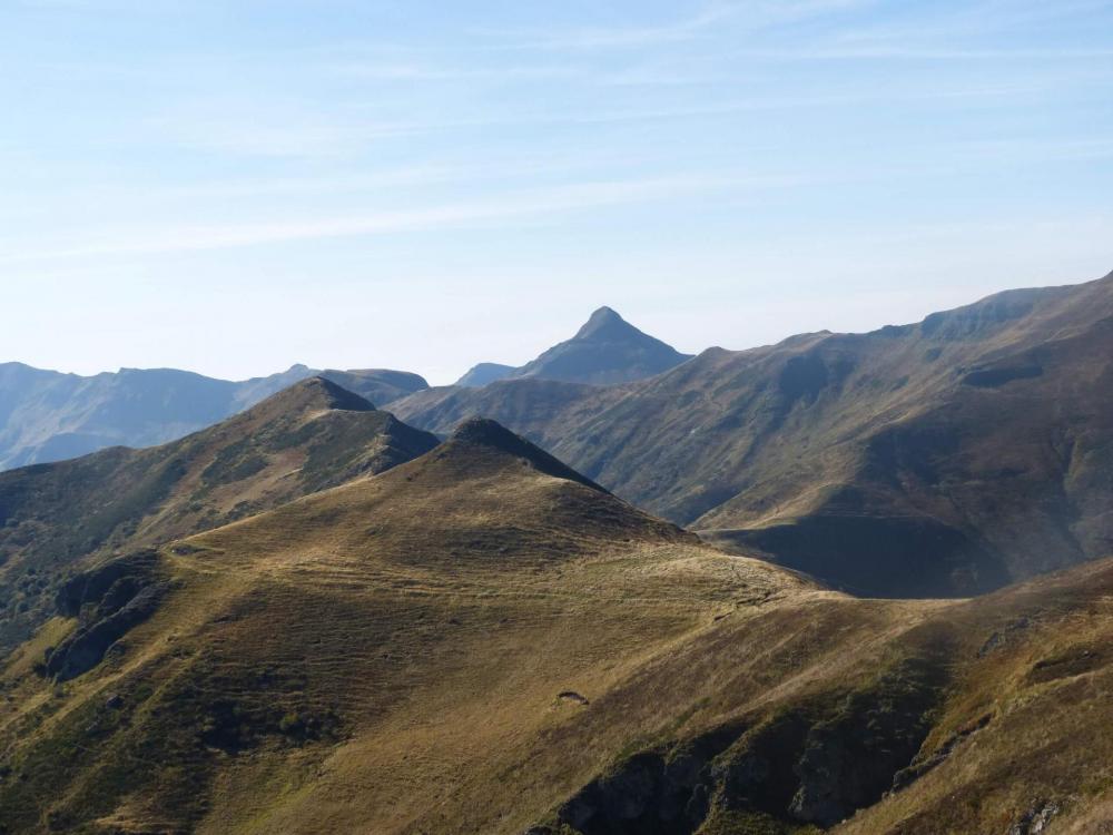 La vue qui résume la rando,Téton de Vénus, le Puy Bataillousse, le Puy Mary !