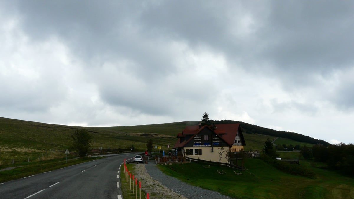 derrière l' hotel, le ballon d' Alsace