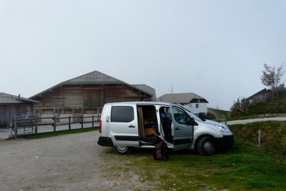 stationnement au chalet de l' Aulp - Montmin - 74