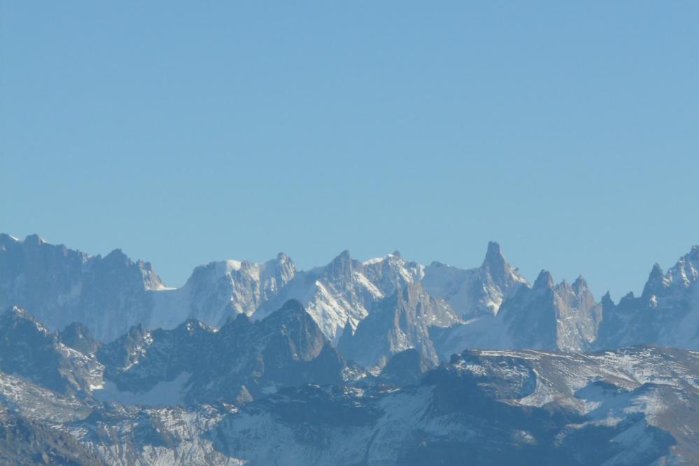 le massif du mont blanc depuis le col de Joux Plane