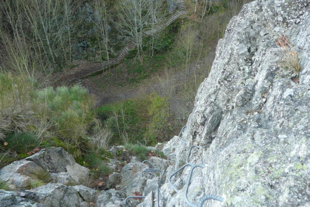via des Pilllots, départ au dessus du chemin d' accès