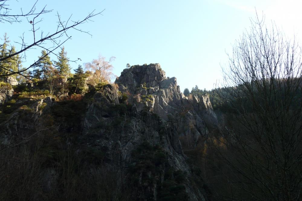 Vue d' ensemble sur la via des Pillots à Planfoy