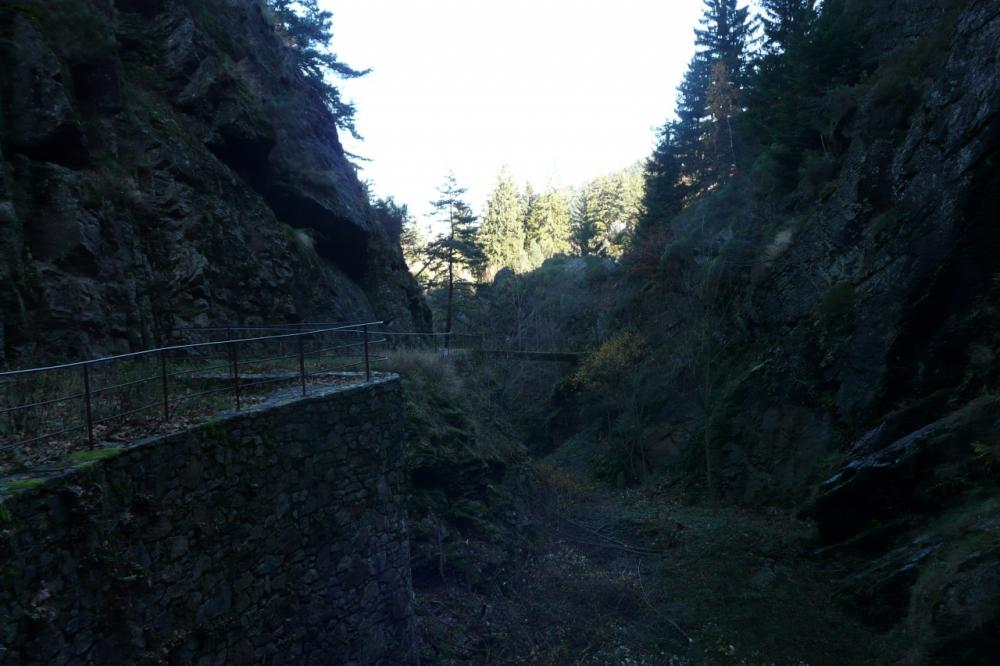 la même passerelle une fois dépassée