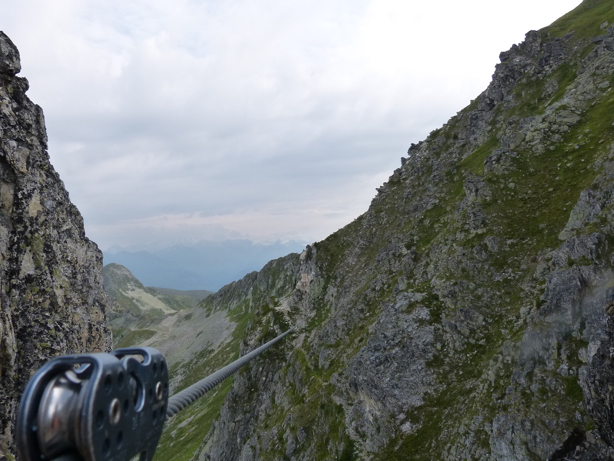 Première tyrolienne de la falaise des Bourtes à Belle Plagne