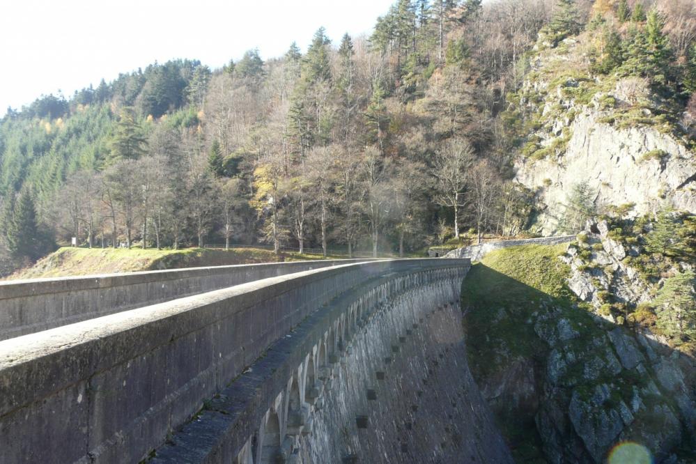 le barrage, le chemin file vers Planfoy