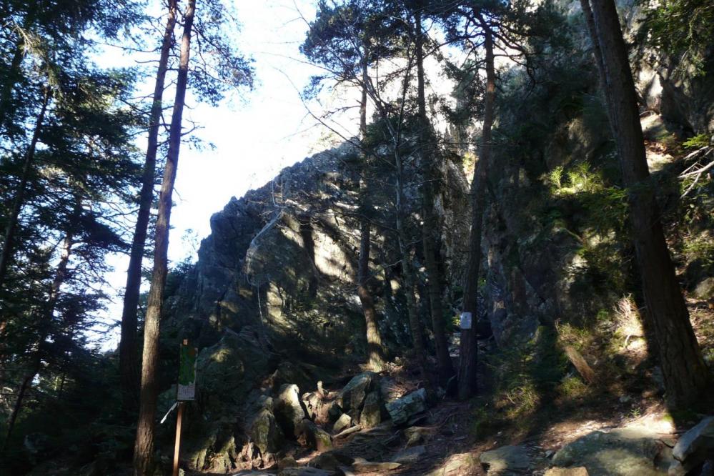 le pied de la via ferrata du puits des Juscles