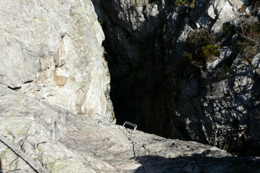 Accès en descente au passage des Ratapenadas