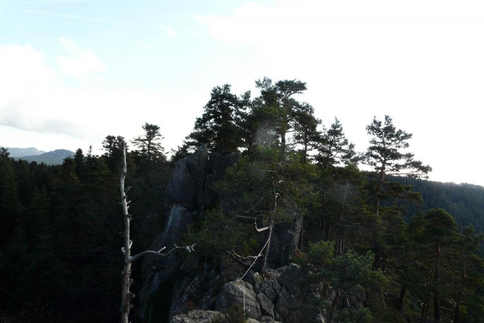 Cheminement sur le haut de la via ferrata des Juscles