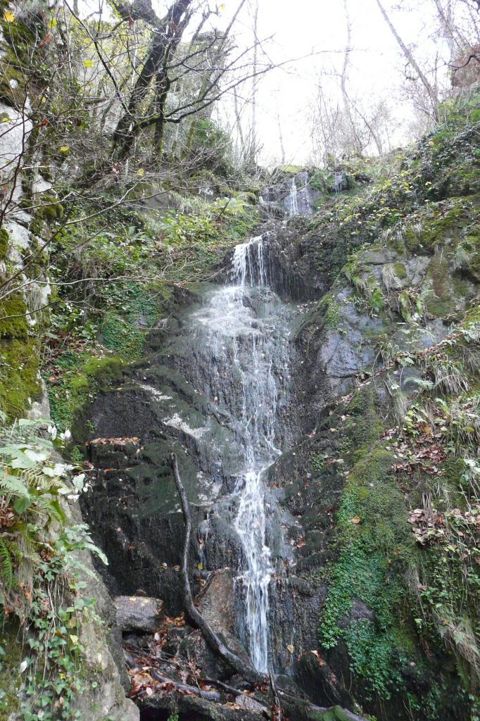 La cascade qui accompagne la première partie de la via des bois du Balthuergue