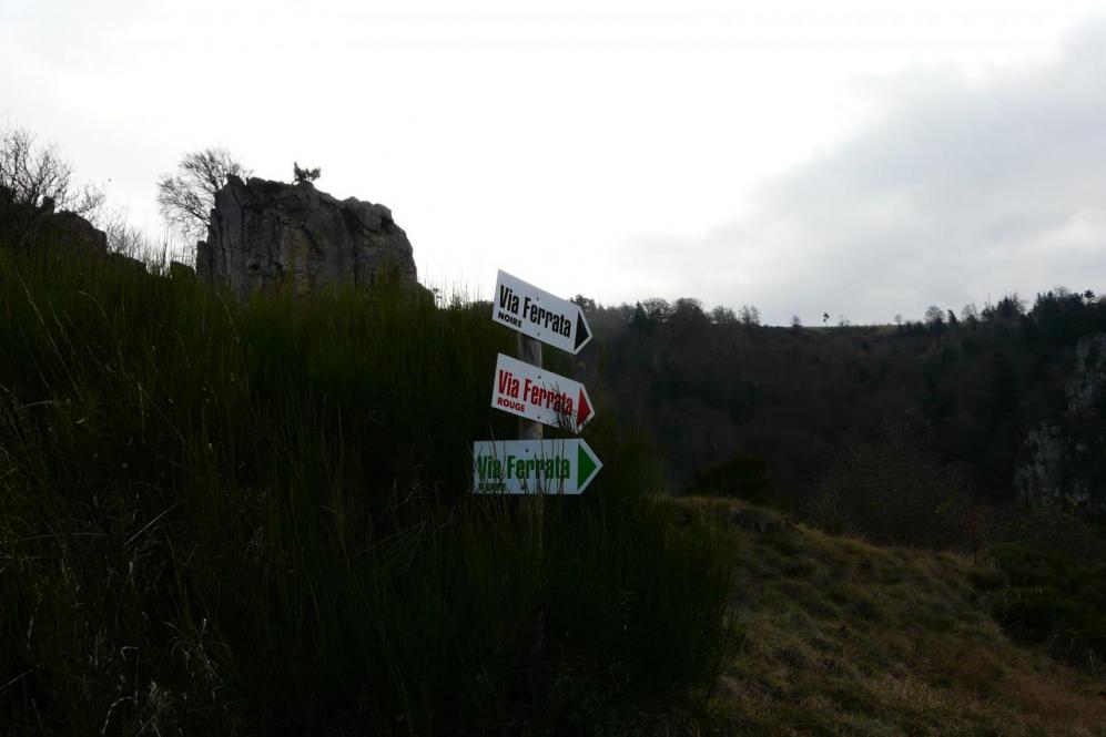 les trois parcours de la via des rochers de la Miramande