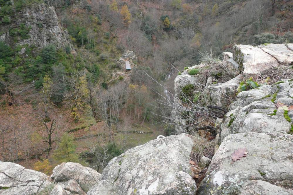 Via de Thueyts - on revoit l' arrivée de la tyrolienne