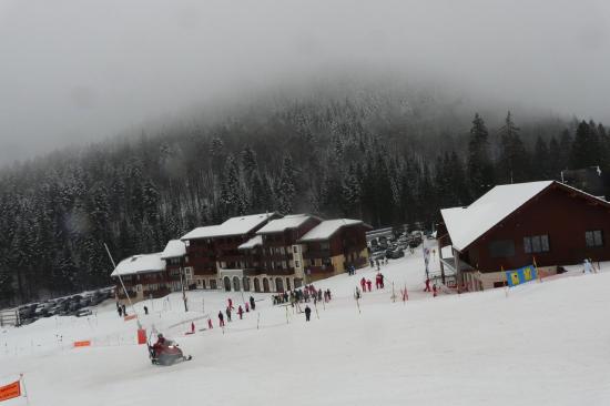 les bâtiments de séjour depuis le TS de Vologne