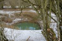 le trou des glanes à l' opposé de la route