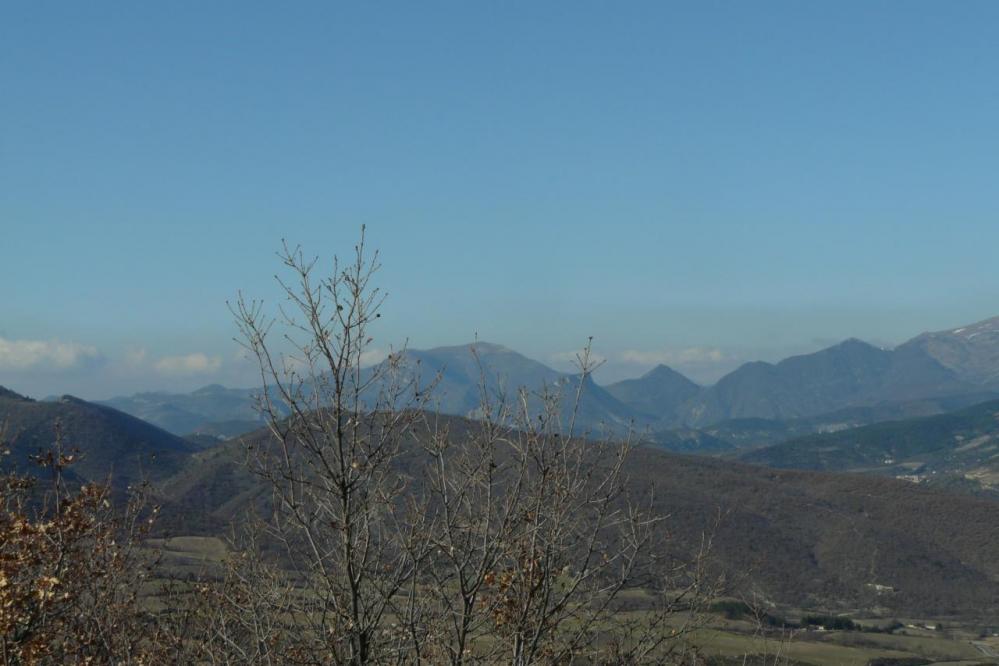 Vue depuis le col d' EY à l' opposé de Buis les baronies