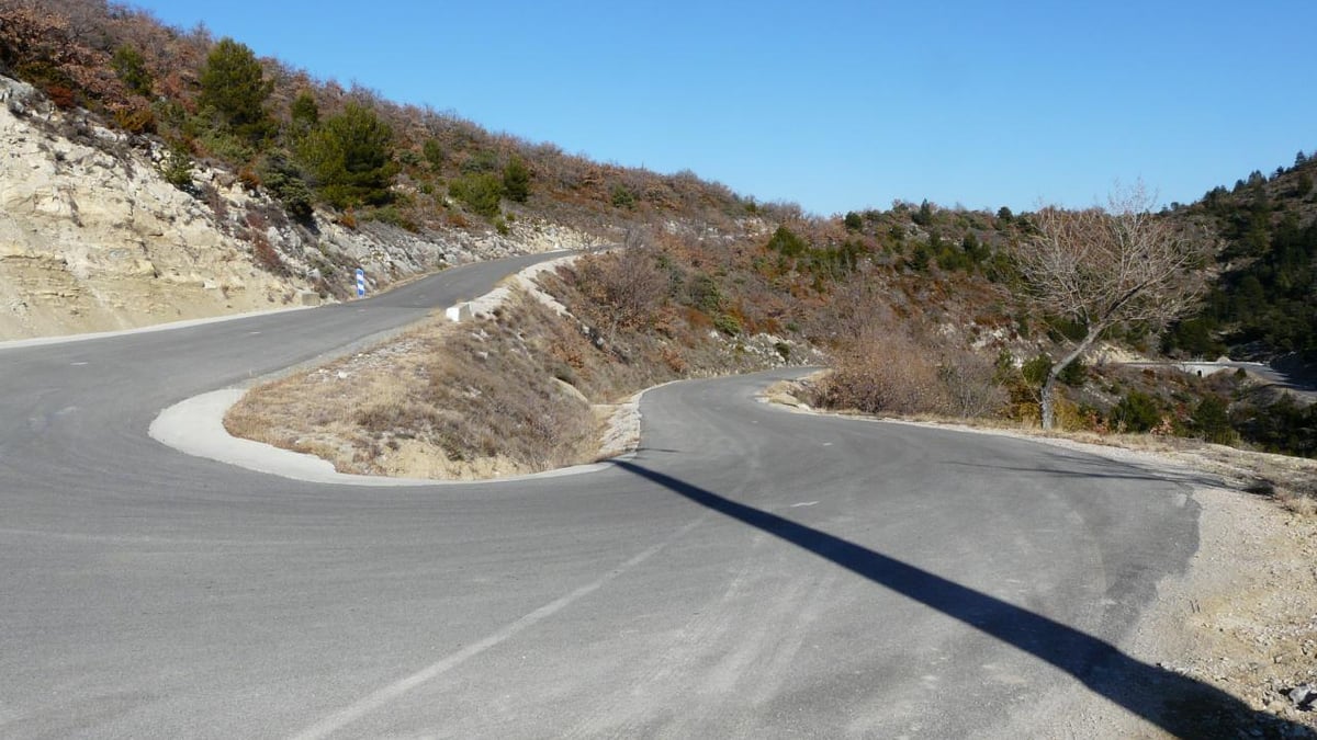 lacets dans le col d'EY
