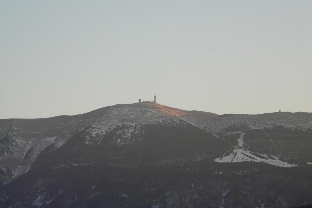 Sommet du Ventoux vu depuis le col d' EY