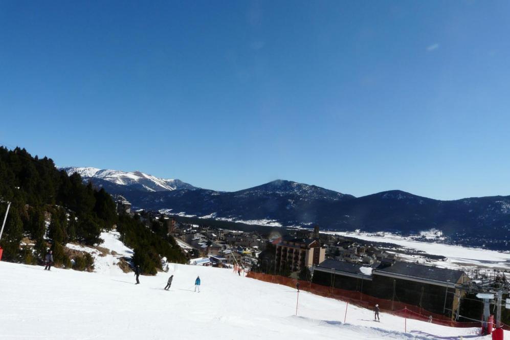 vue sur le bas de la station des Angles