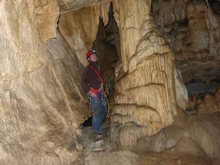 Gouffre des Puits Jumeaux à Saraz (Doubs)