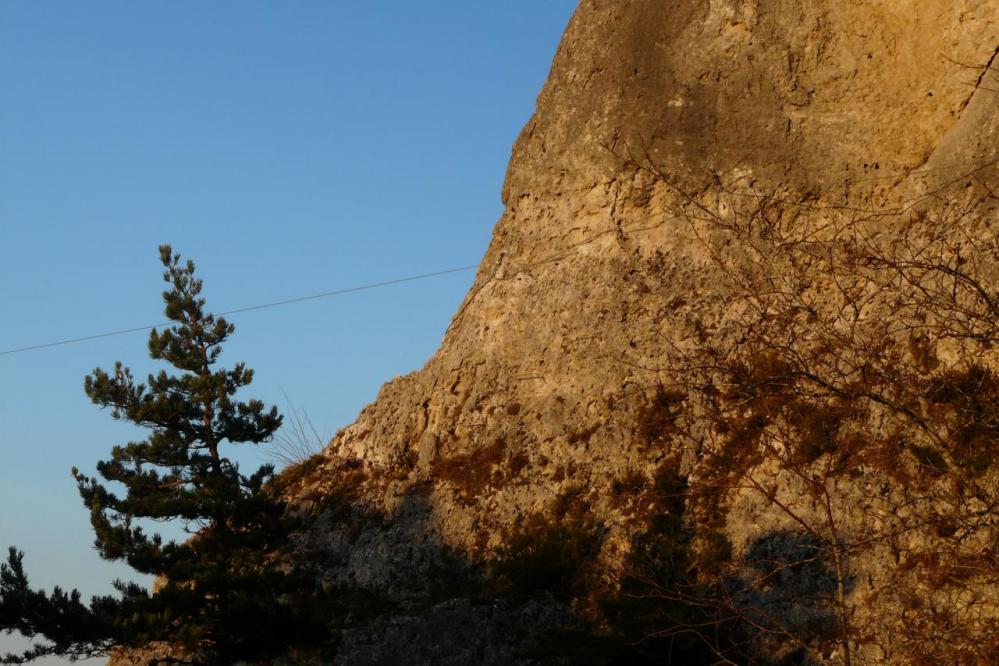 Une des tyroliennes de la via ferrata du chaos de Montpellier le vieux