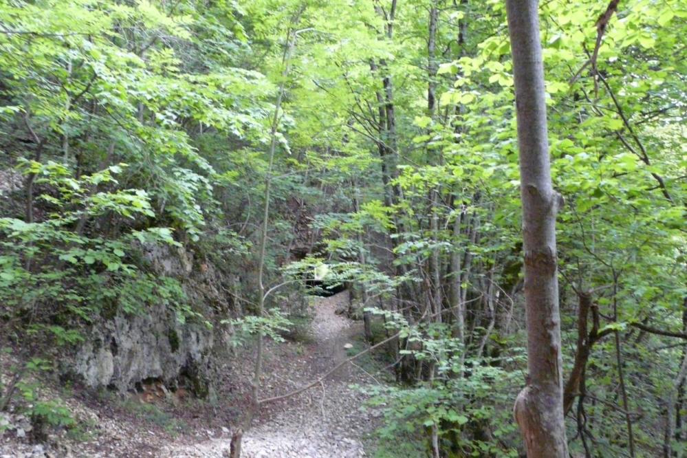 Une grotte, non un tunnel !