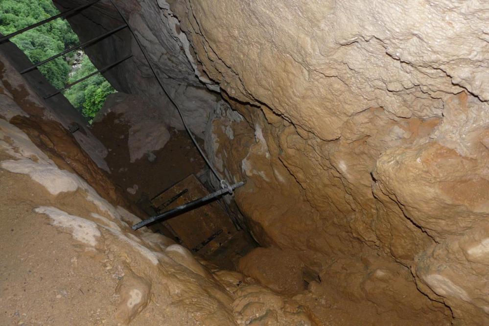 En fait c'est la sortie de la via ferrata de la Charabotte depuis les tunnels