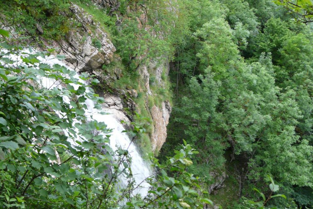 Vue depuis le côté tunnel (cascade de Chabarotte)