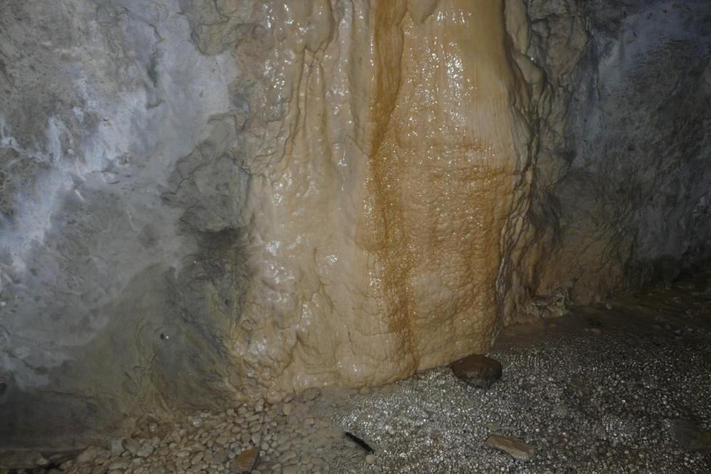 concrétions dans les tunnels de Chabarote