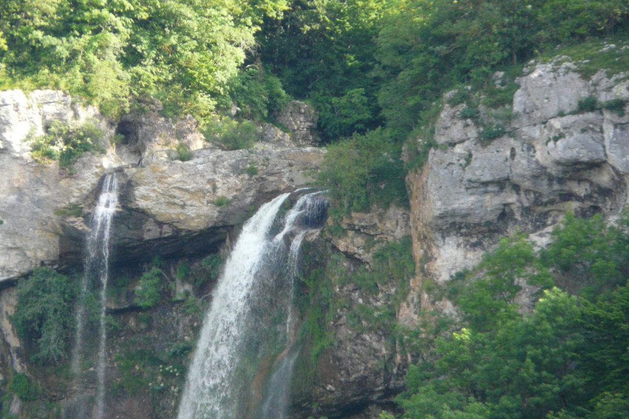 le haut de la cascade de la Charabotte,juste en dessous du premier tunnel