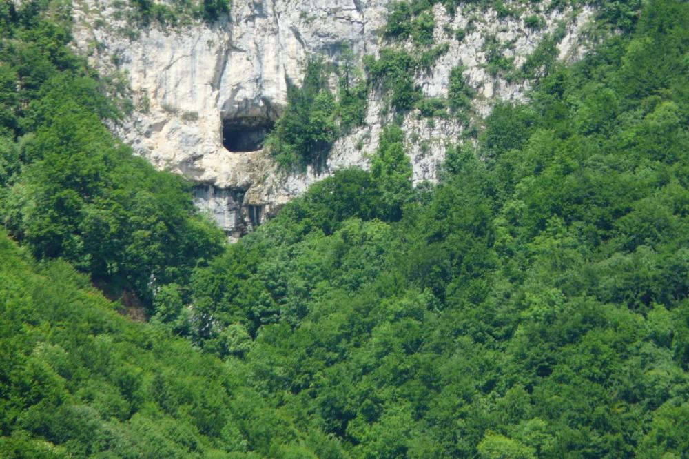 dernier coup d' oeil à la grotte de la Doria !	