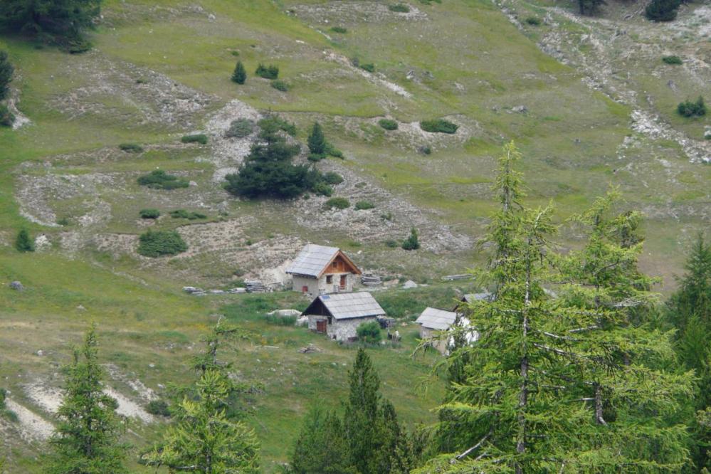 les chalets des Acles vu d'en haut