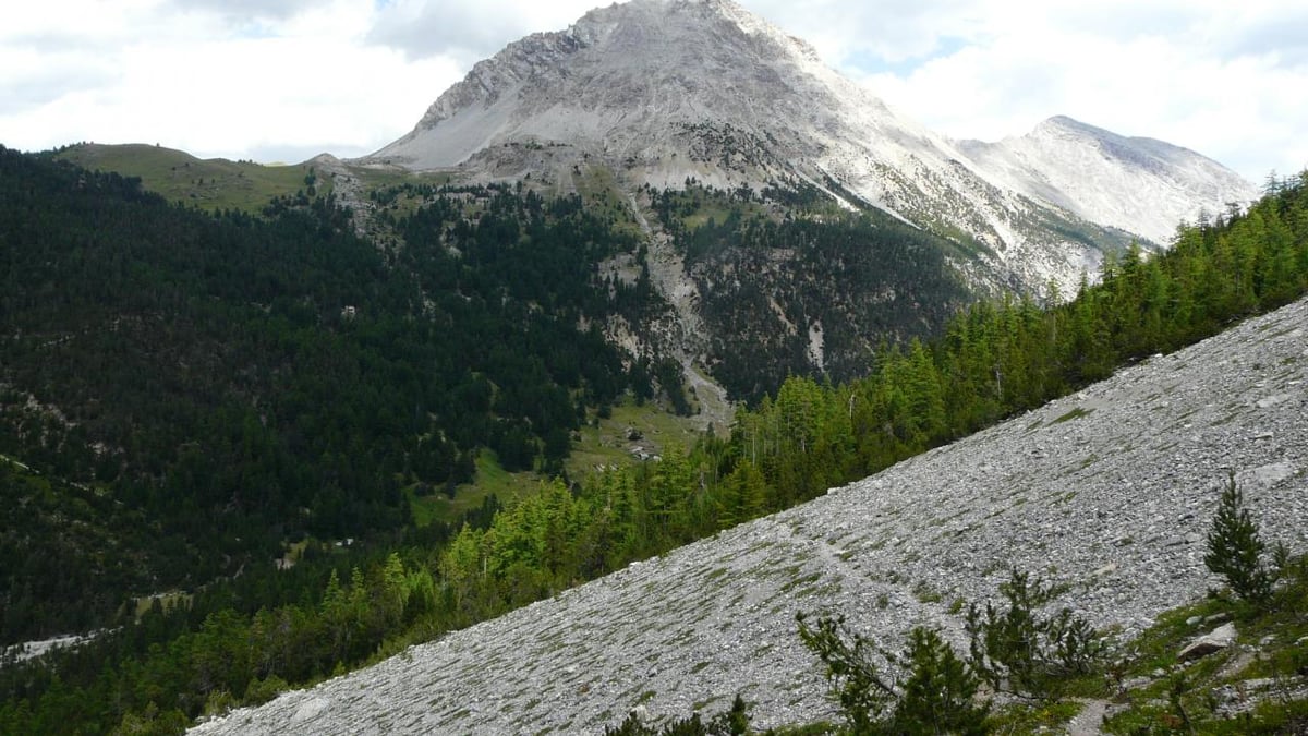 la pointe de Charra (la via ferrata est de l'autre côté - versant italien)