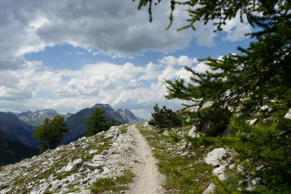 En direction de pas de la mulatera au pied de la pointe de Charra