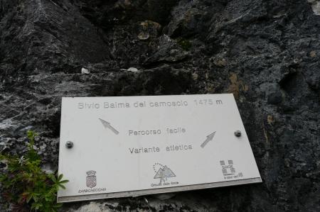 la bifurcation sur la via del Rouas à Bardonecchia (Italie)