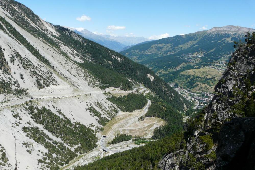 Et superbe paysage sur la route des tunnels