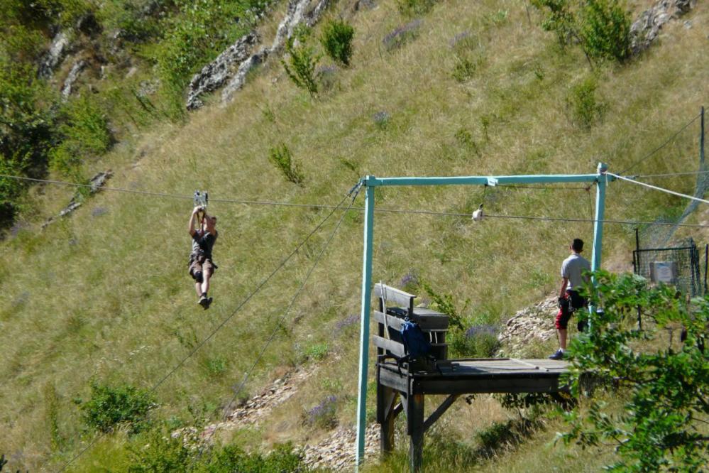 une des 2 grandes tyroliennes des gorges de la Durance